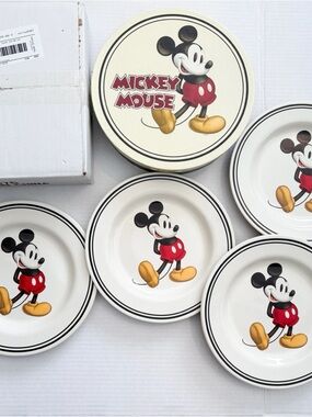 NEW IN BOX Disney Mickey Mouse vintage cocktail plates, set of 4